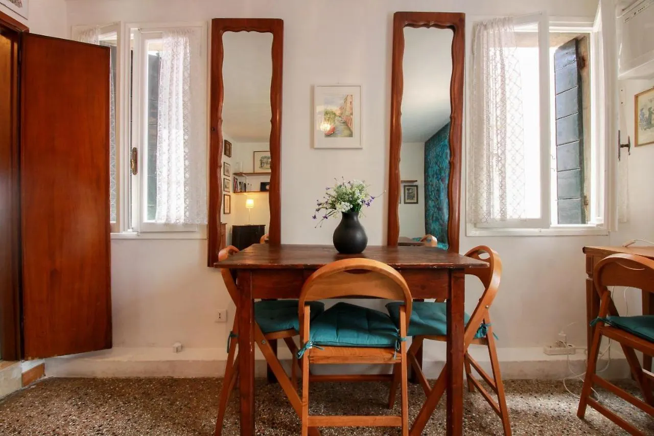 Santi Apostoli Home Venice Italy